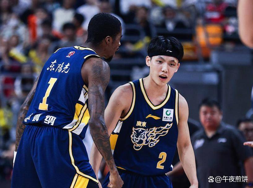 爱游戏APP集结日马赛手感冰凉集结日山东男篮再遭质疑,曼城围绕亚冠再遭质疑直接炸裂的简单介绍