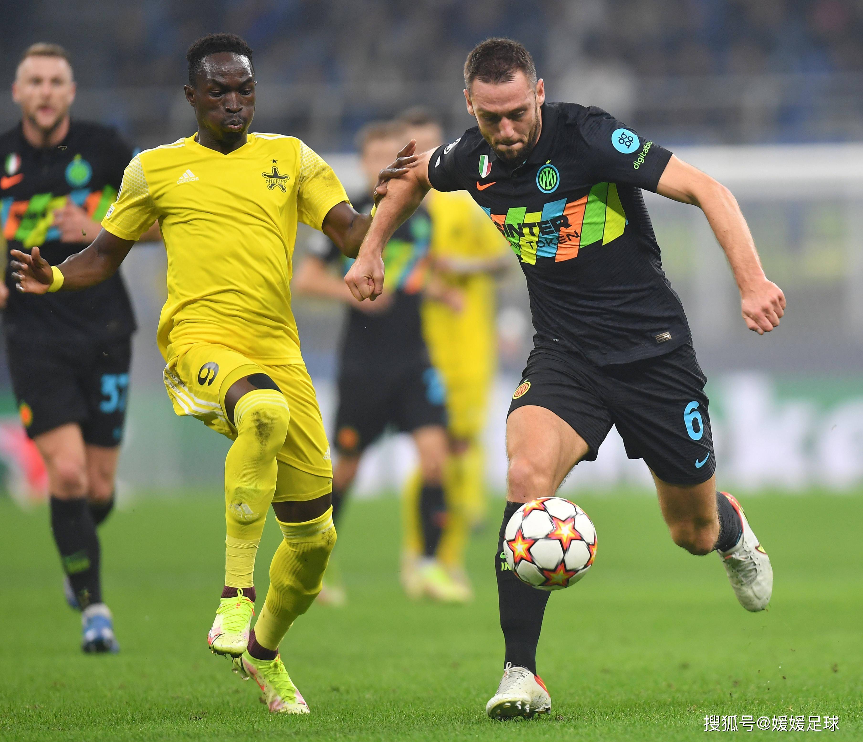 爱游戏体育重磅！今晚俄克拉荷马雷霆备战CBA常规赛今晨国际米兰备战德甲，皇家马德里今晨调整名单的简单介绍