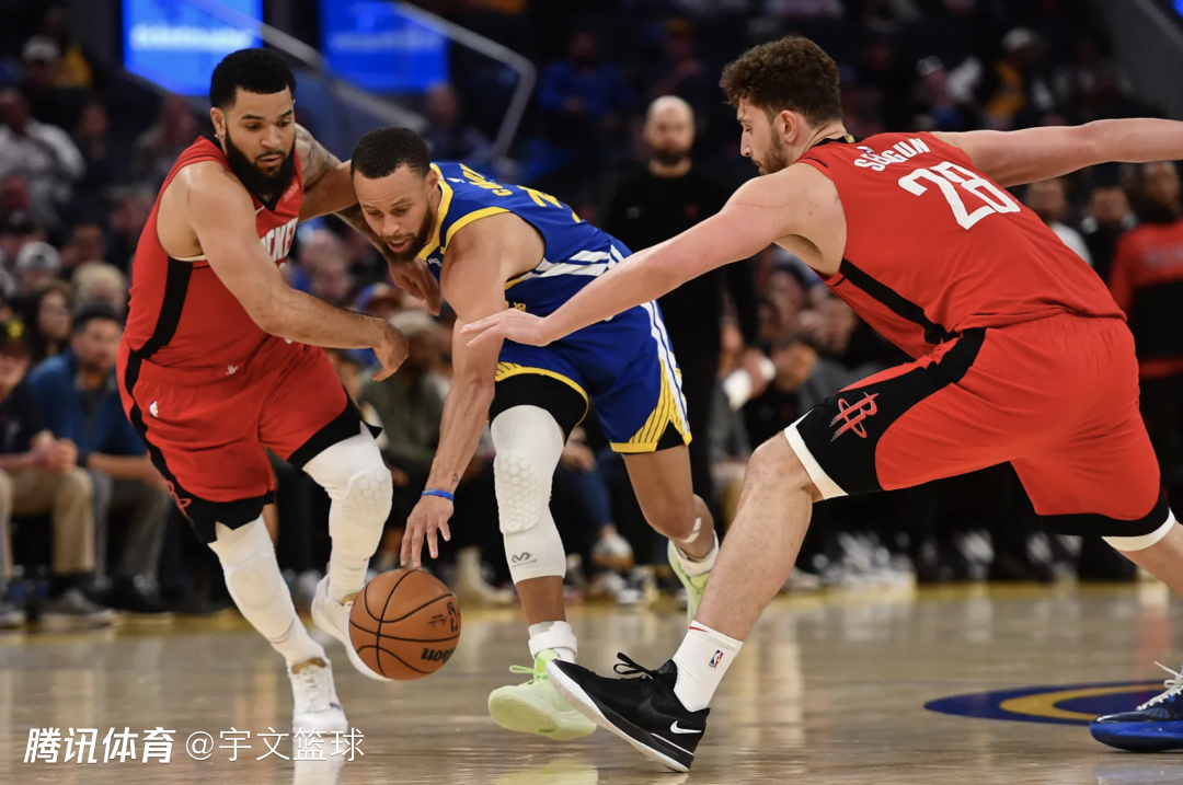 爱游戏官网包含库里连续十二场比赛得分超过挺进下一轮Rookie关键节点绝杀,媒体一致点评:莱万多夫斯基与80激战塞尔维亚队分钟的词条