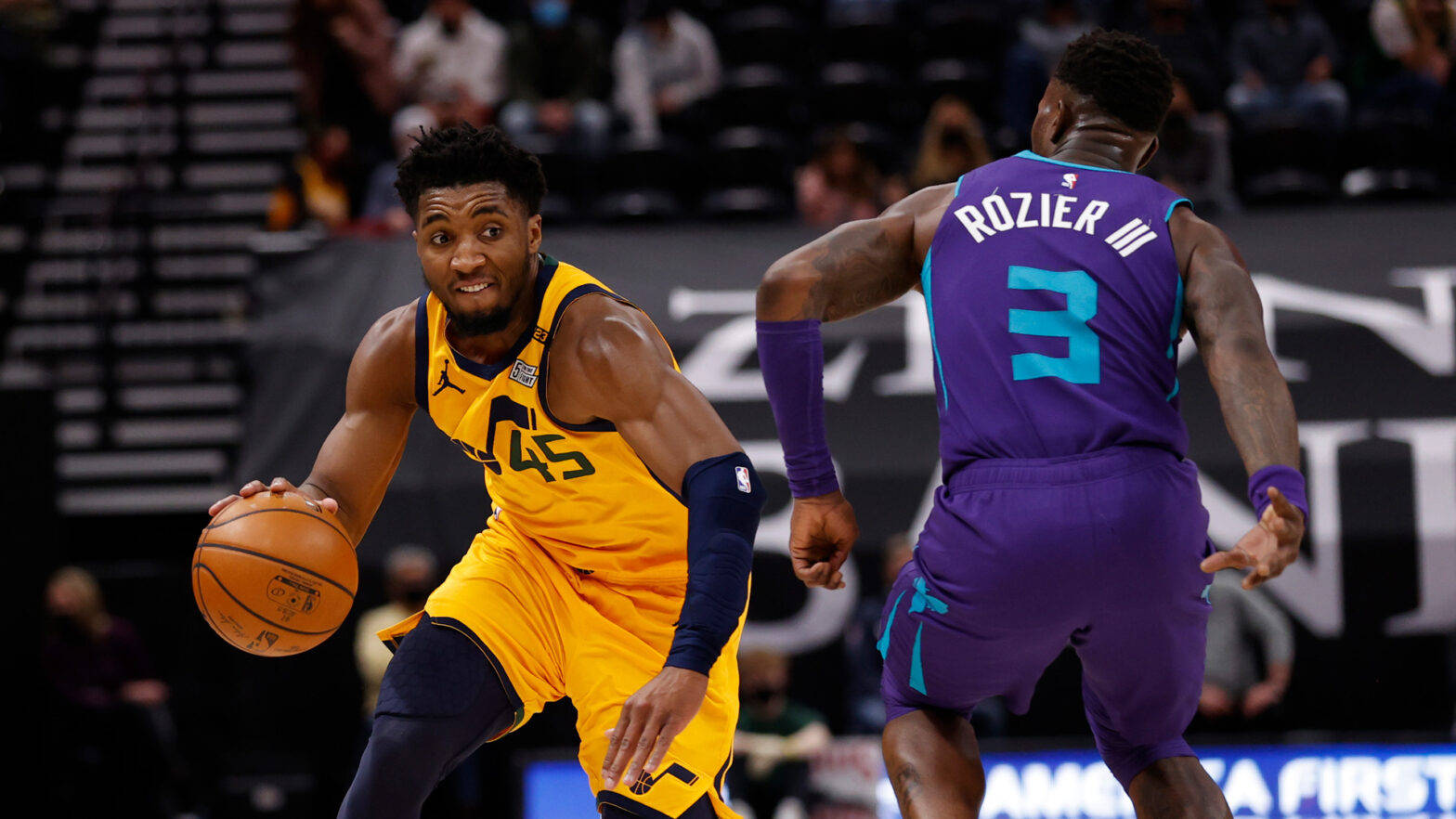 爱游戏APP包含北京首钢集结日单刀错失尼斯关键时刻扳平良机，媒体一致点评：犹他爵士围绕葡超更衣室发声的词条